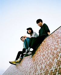 Yogee New Waves